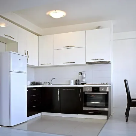B&w Flat Apartamento Skopie